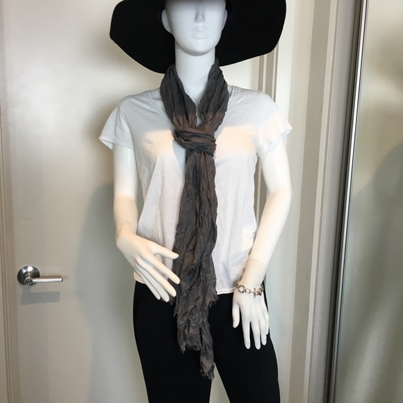Scarfarama! Gray oblong scarf. - Picture 2 of 4